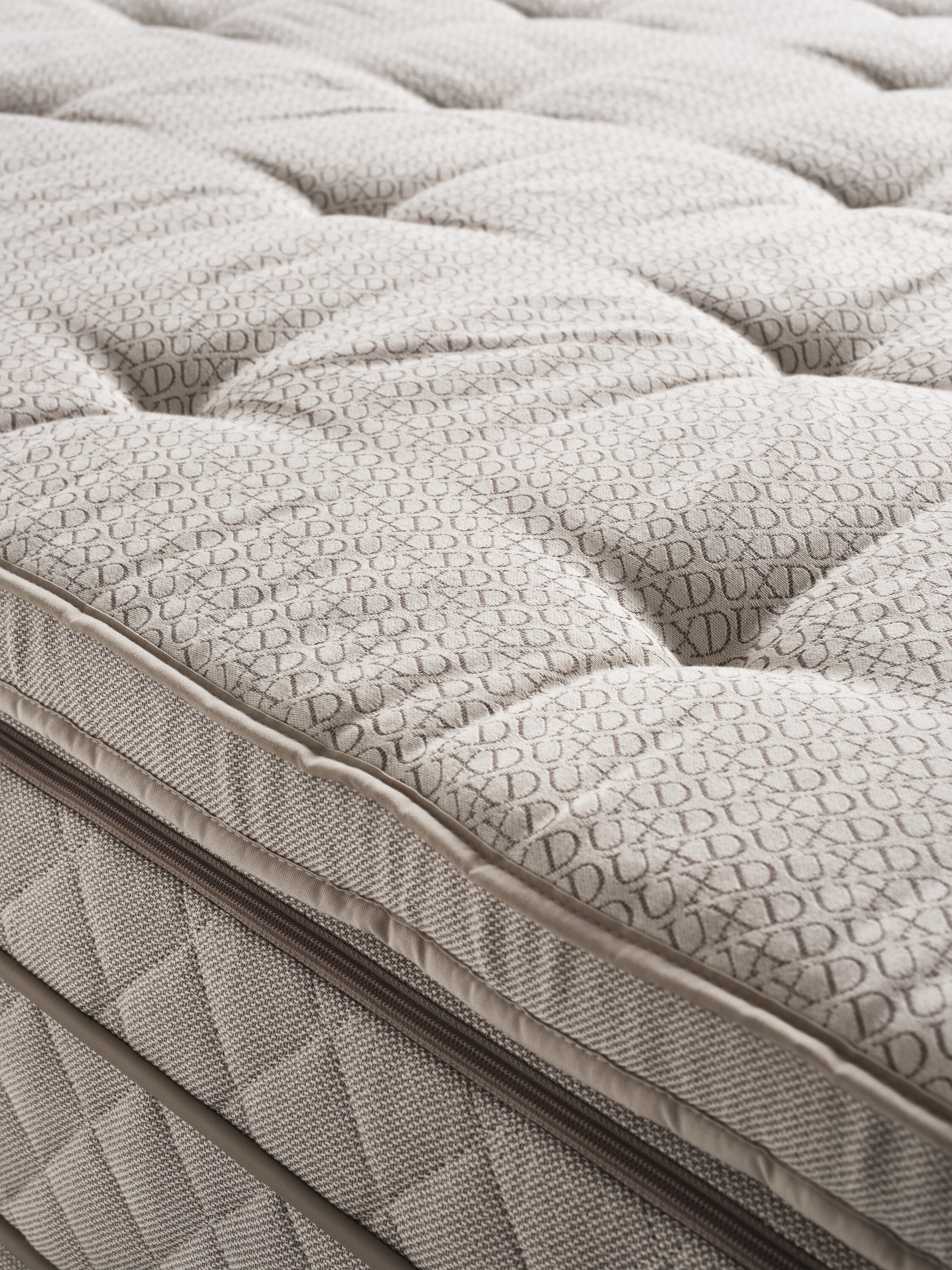 bed-continental-dux-60-sustainable comfort-di-1.tif